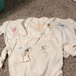Lot of 5 gap snoopy 0-3 month long sleeve onesies